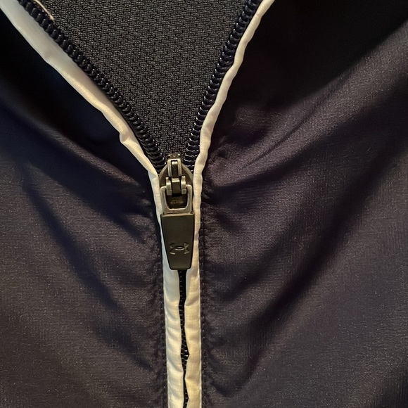 Under Armour jacket, women’s size med - Picture 7 of 10